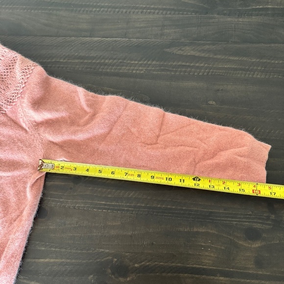 Ellen Tracy Blush Pink Sweater with Crochet Collar - Size Medium - Lambs Wool - Picture 6 of 9